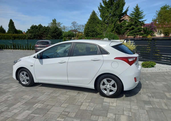 Hyundai I30 cena 39900 przebieg: 77000, rok produkcji 2015 z Wyszogród małe 232